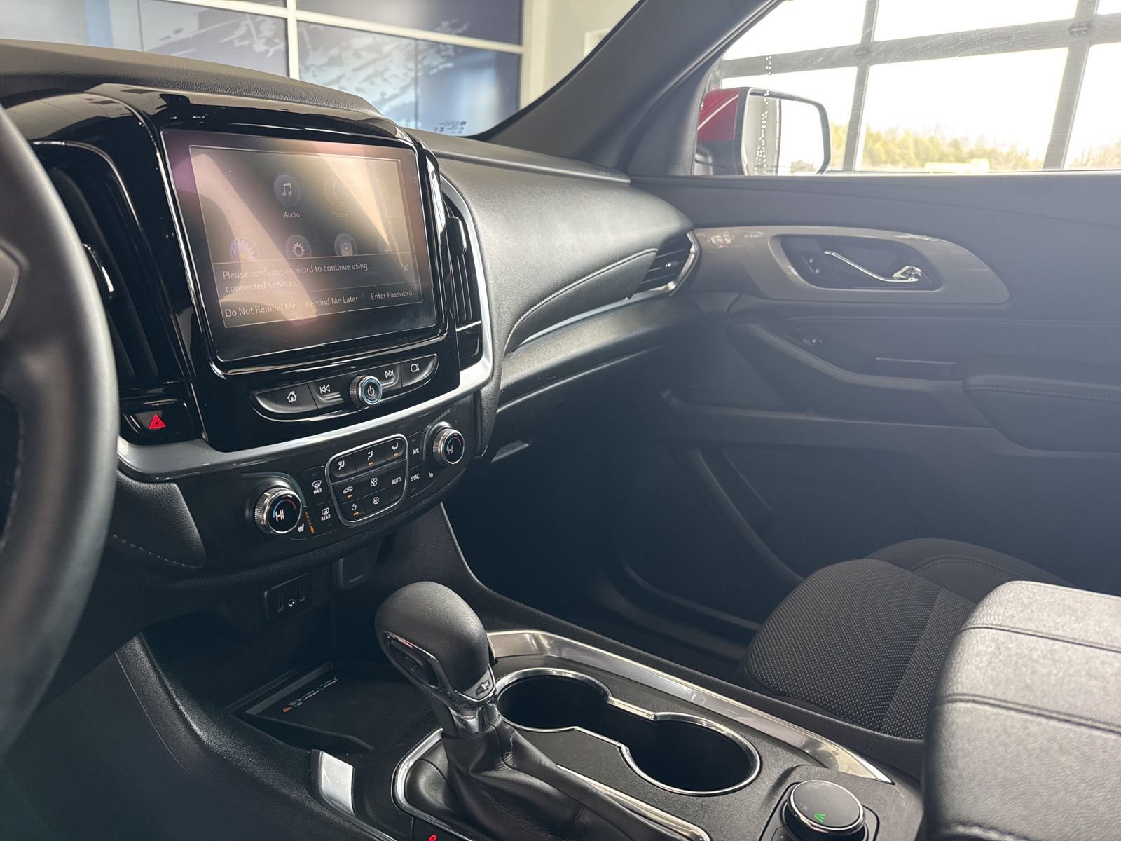 Used 2023 Chevrolet Traverse LT image 29