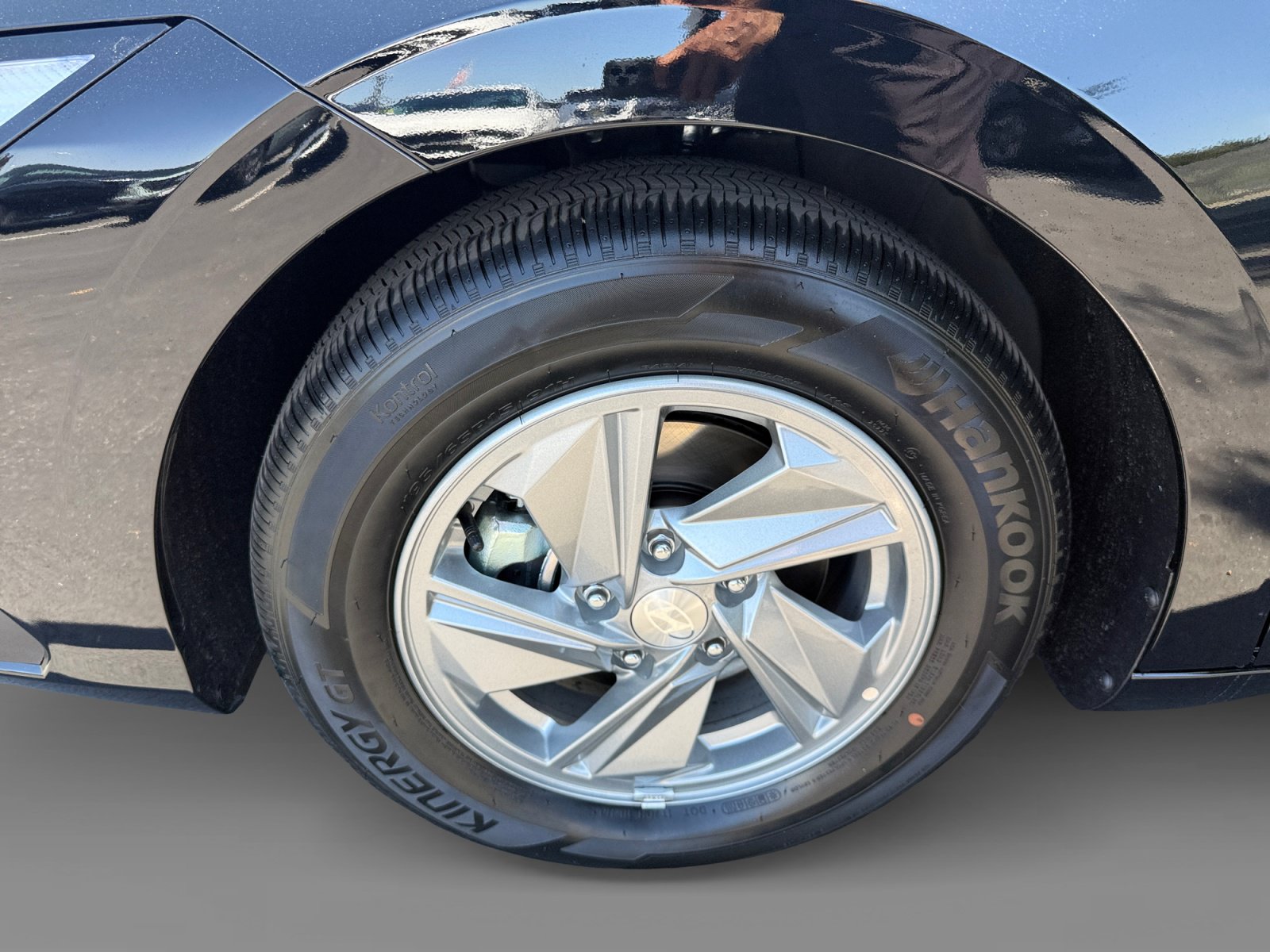 Certified 2026 Hyundai Elantra SE FWD image 9