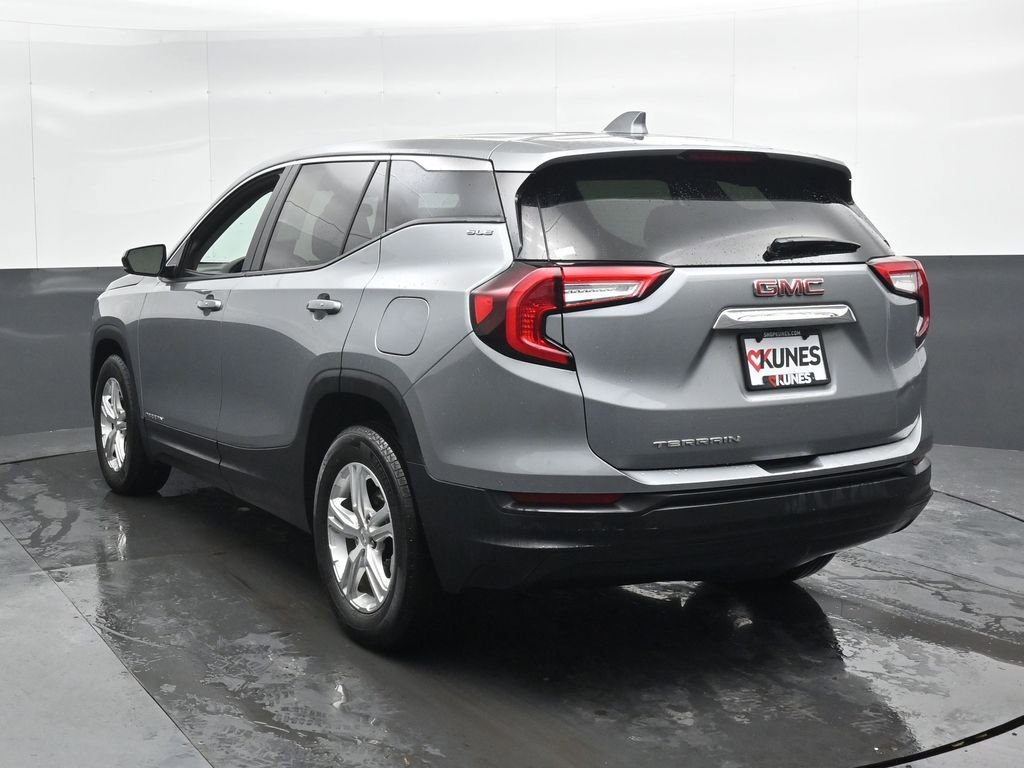 Used 2024 GMC Terrain SLE image 10
