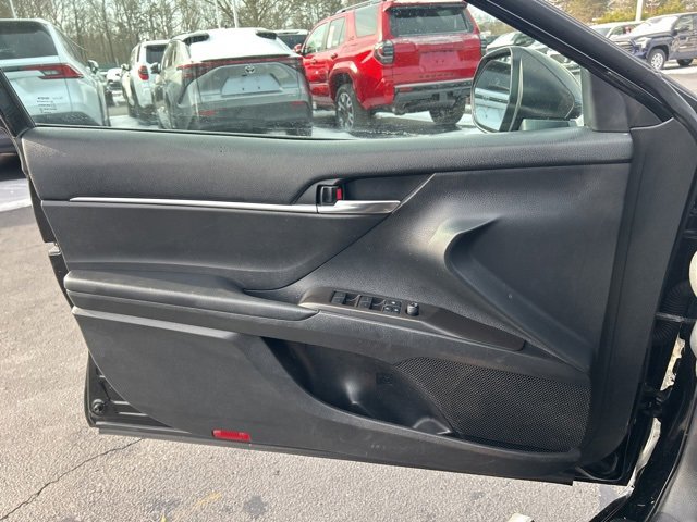 Used 2022 Toyota Camry SE image 25