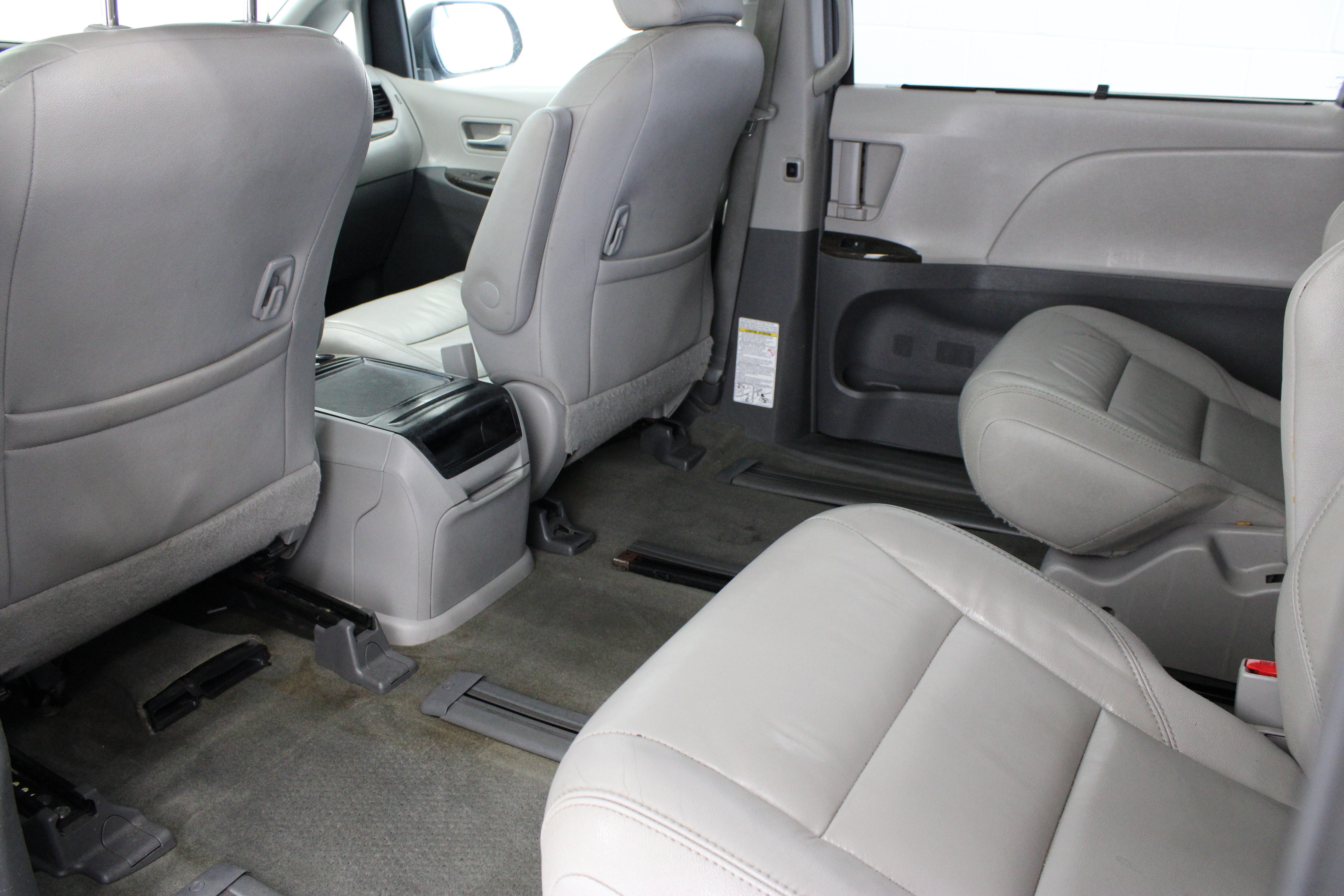 Used 2015 Toyota Sienna XLE AWD/4WD image 28
