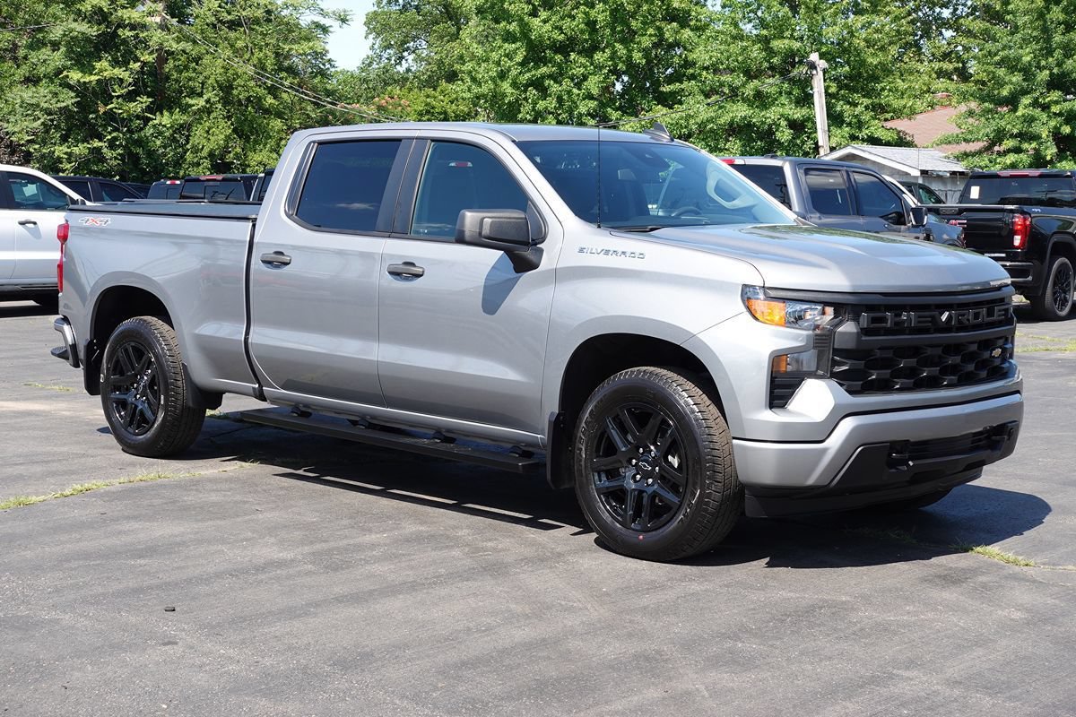 Used 2024 Chevrolet Silverado 1500 Custom AWD/4WD image 4