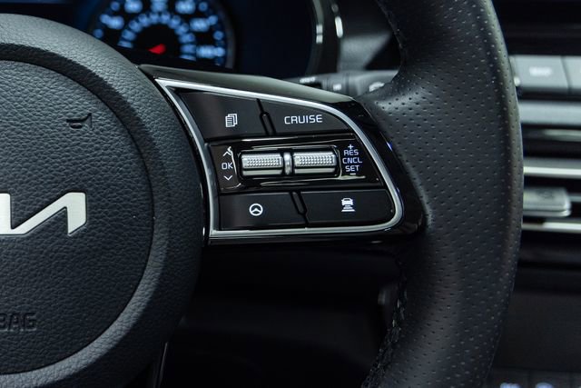 Used 2023 Kia Seltos SX w/ SX Sunroof Package image 16