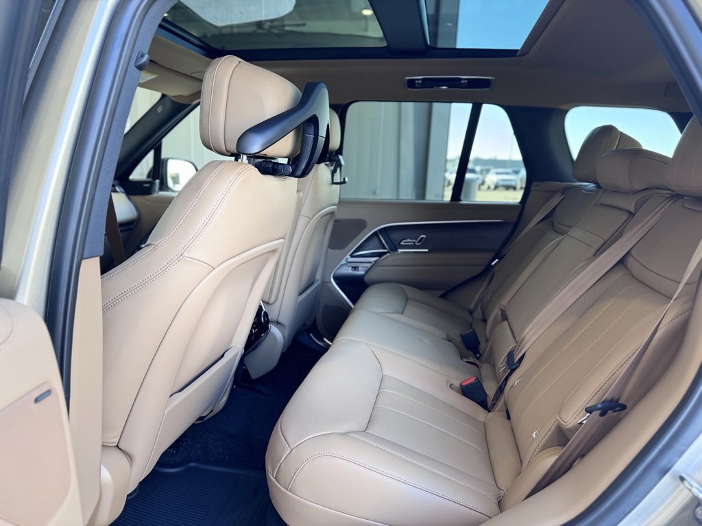 New 2026 Land Rover Range Rover SE image 20