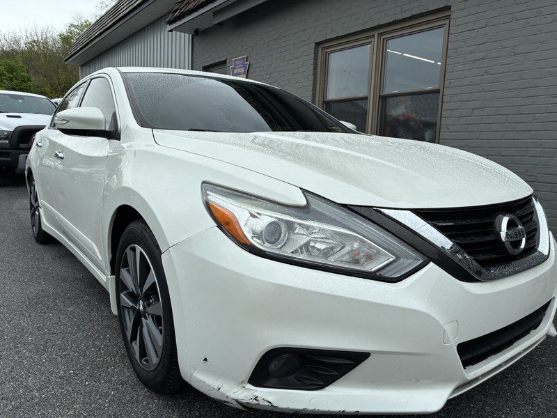 Used 2016 Nissan Altima 2.5 SL w/ Moonroof Package FWD image 3