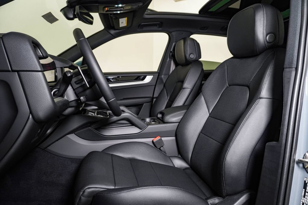 New 2026 Porsche Cayenne AWD/4WD image 5