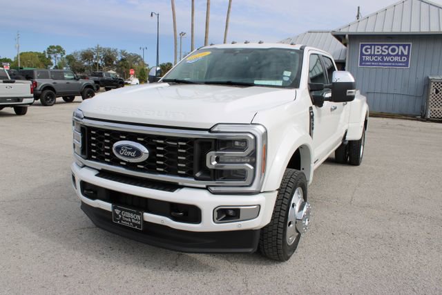 Used 2025 Ford F450 Platinum w/ Platinum Plus Package image 3