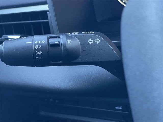 Used 2024 Mitsubishi Outlander SE Black Edition image 17