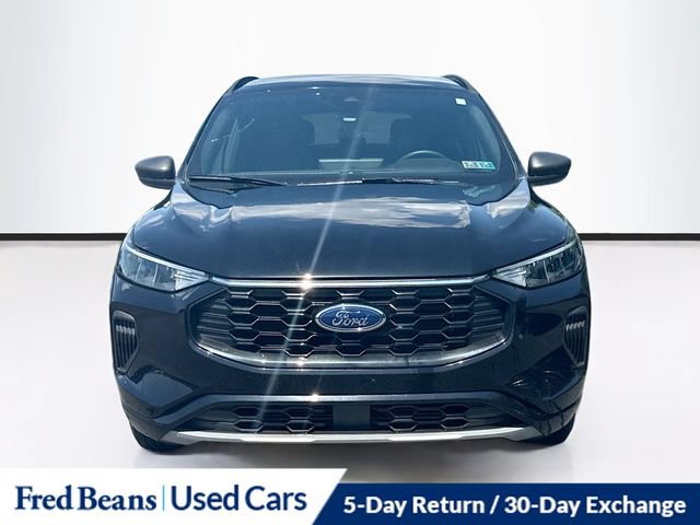 Used 2023 Ford Escape ST-Line w/ Tech Pack #1 AWD/4WD image 2