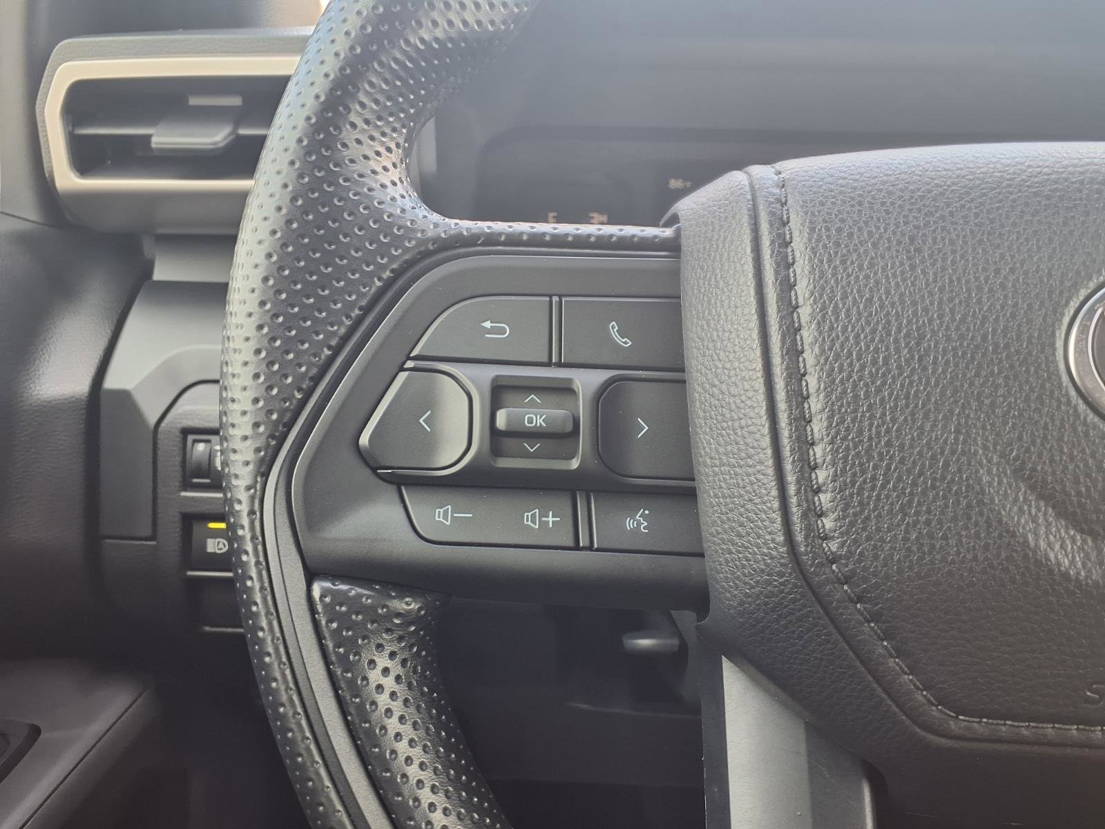 Used 2025 Toyota Tacoma SR image 19