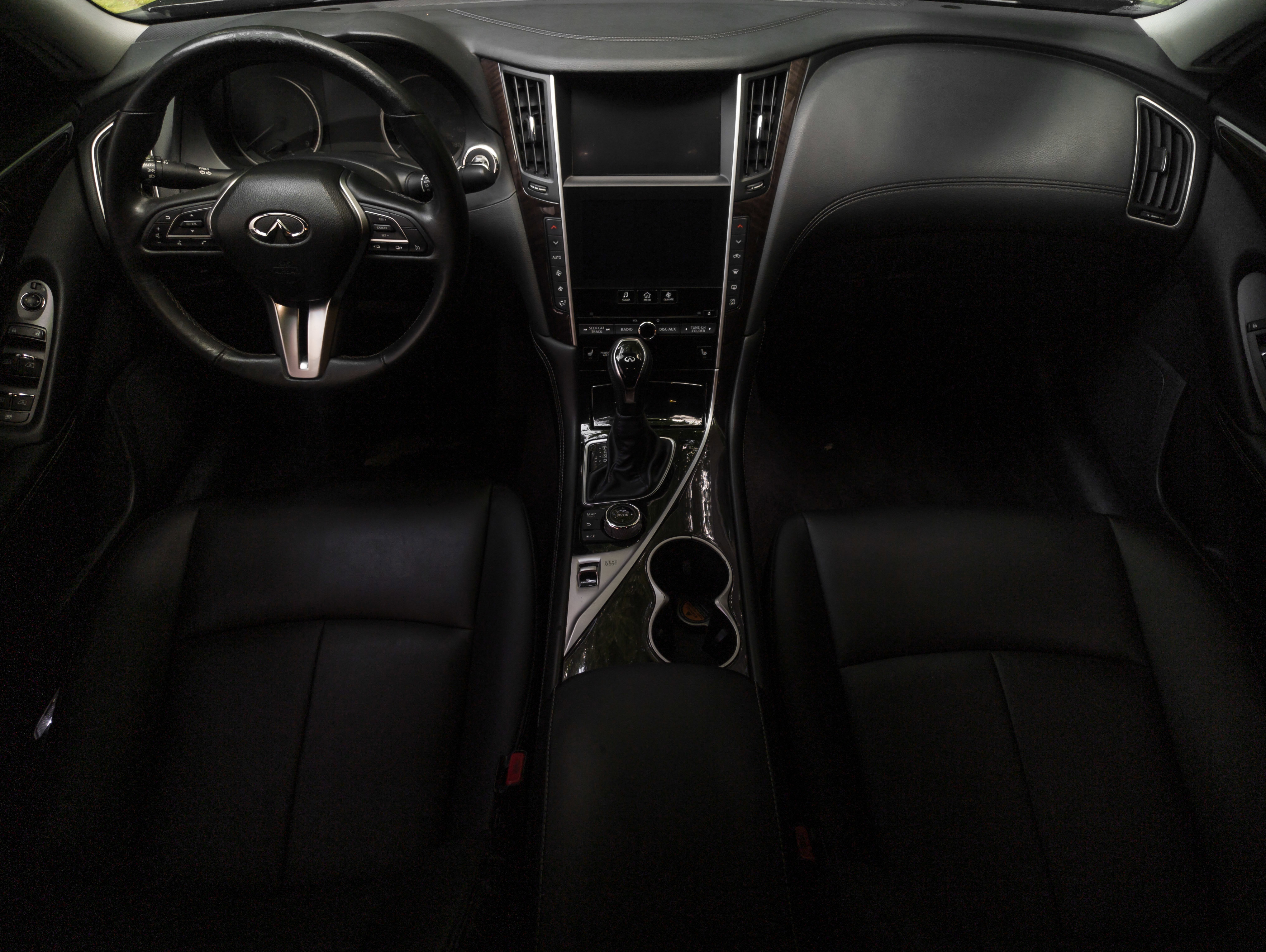 Used 2019 INFINITI Q50 Luxe w/ Essential Package (3.0T Luxe) image 5