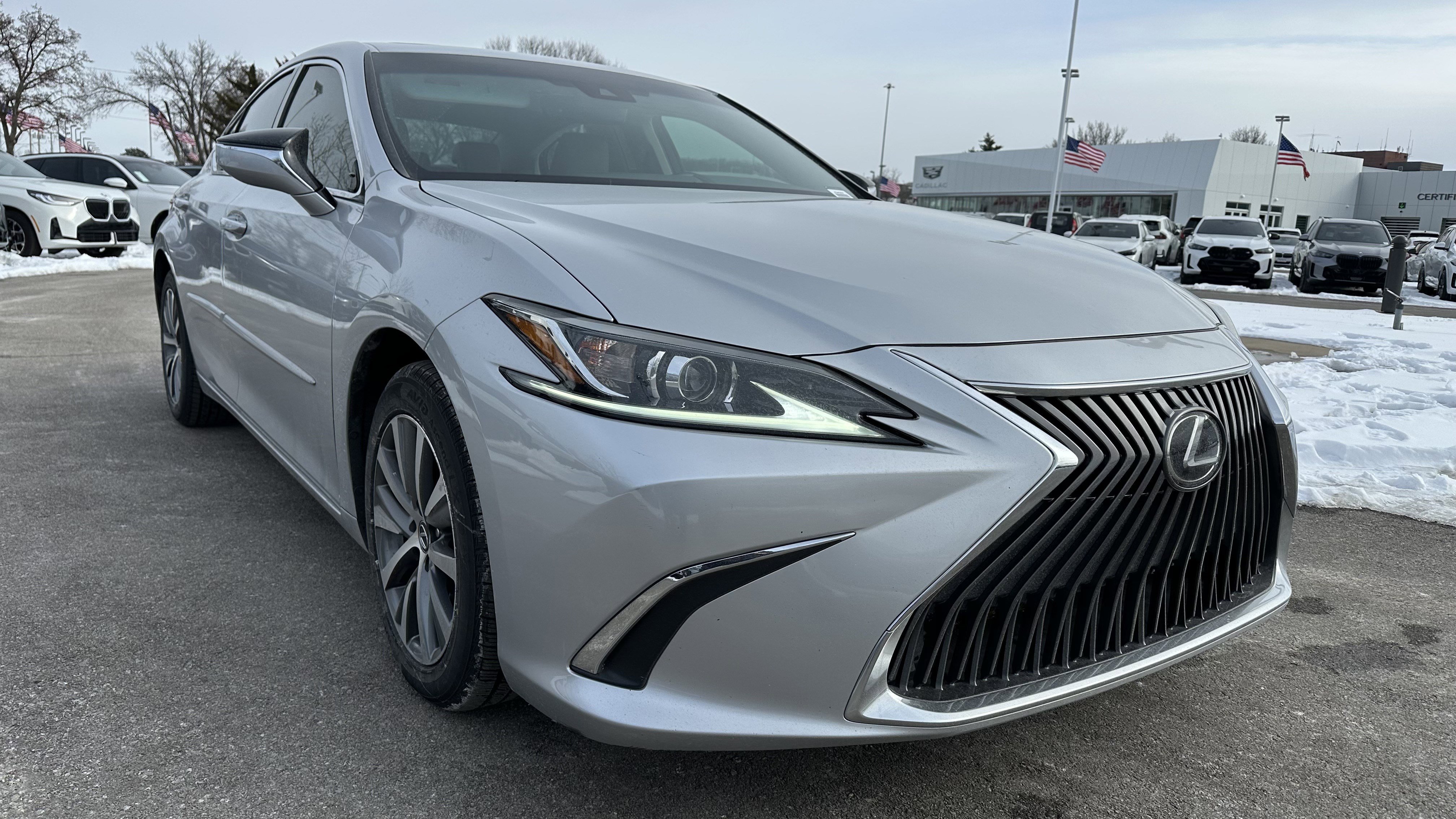Used 2019 Lexus ES 350 image 2