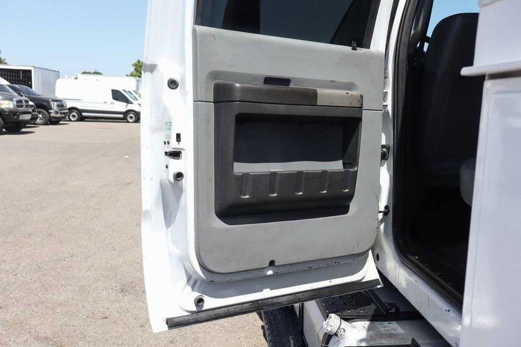 Used 2016 Ford F650 2WD Crew Cab Super Duty image 31