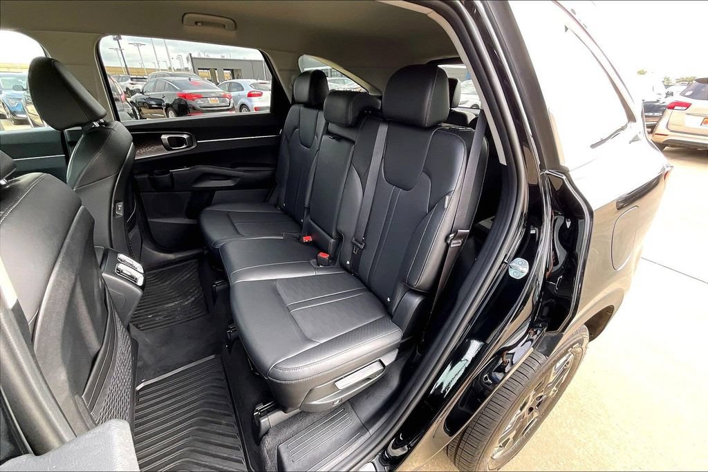Used 2025 Kia Sorento S AWD/4WD image 26