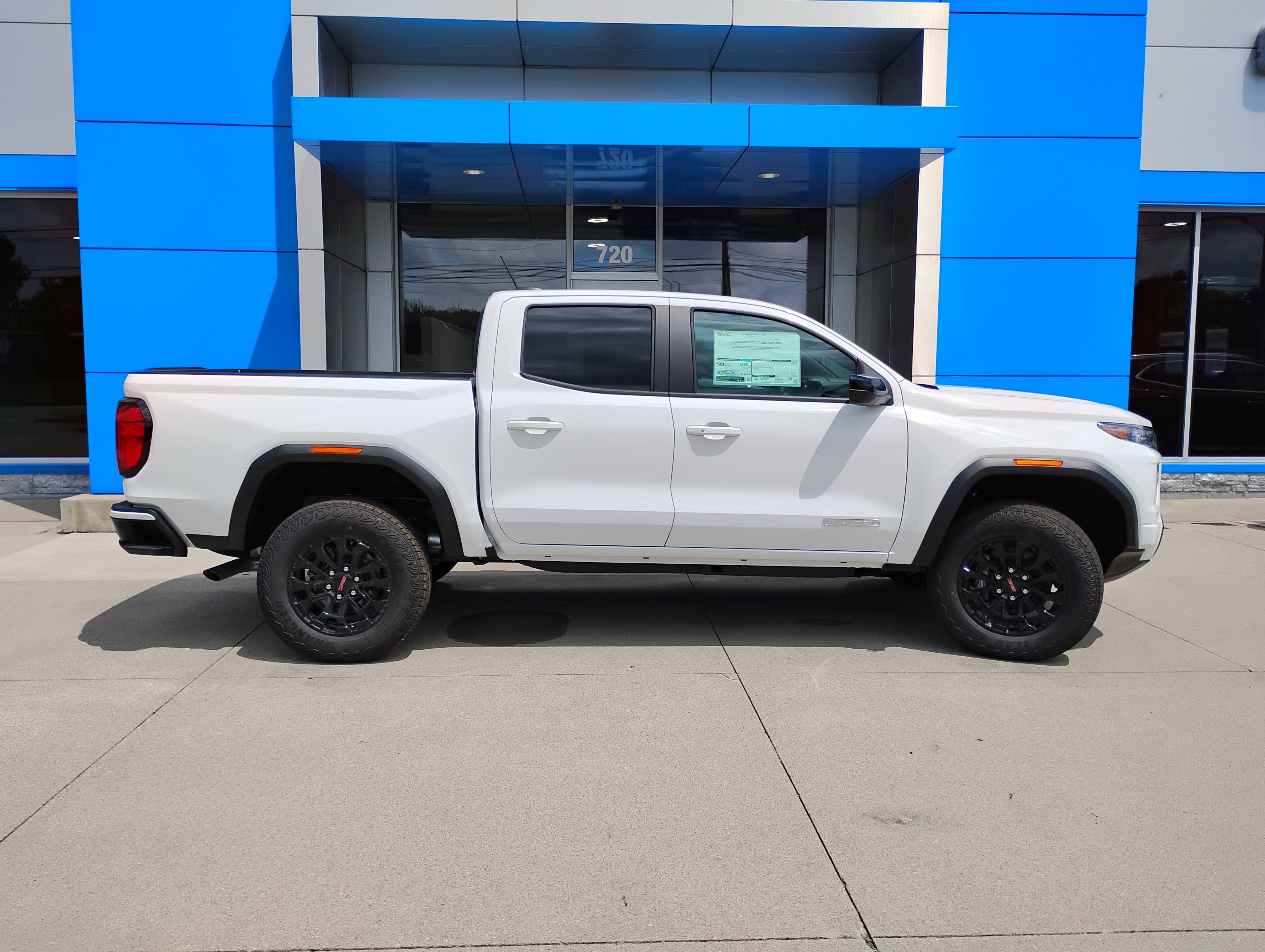 New 2026 GMC Canyon Elevation w/ Convenience Package image 28