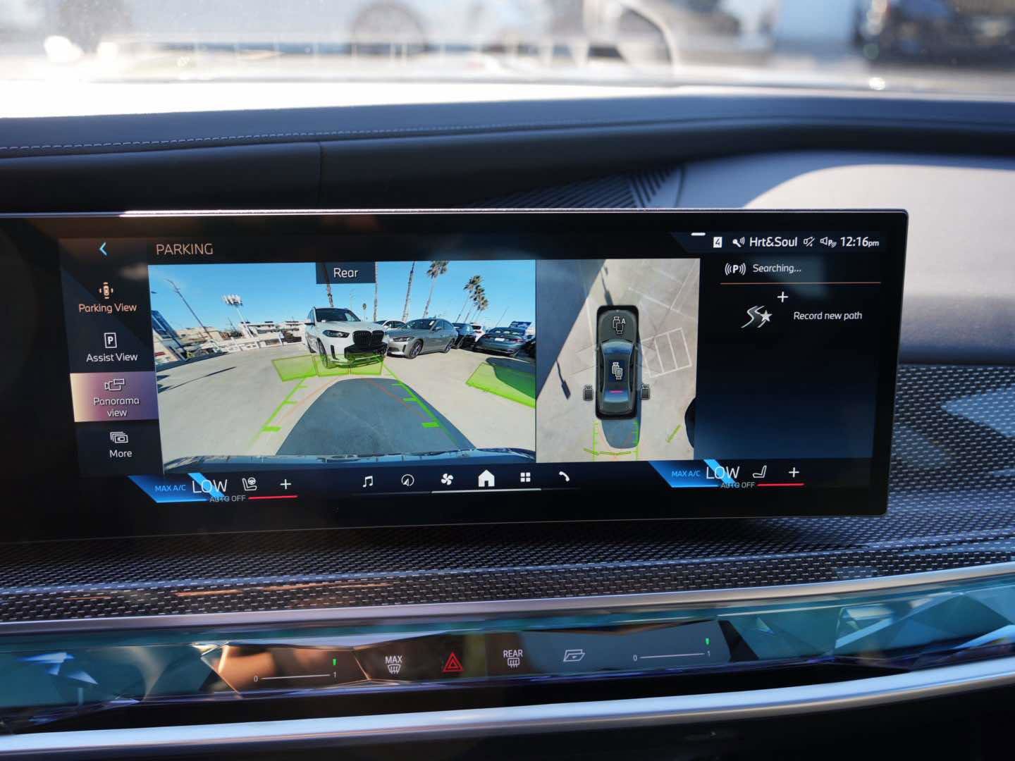 Used 2025 BMW 760i xDrive w/ Executive Package image 23