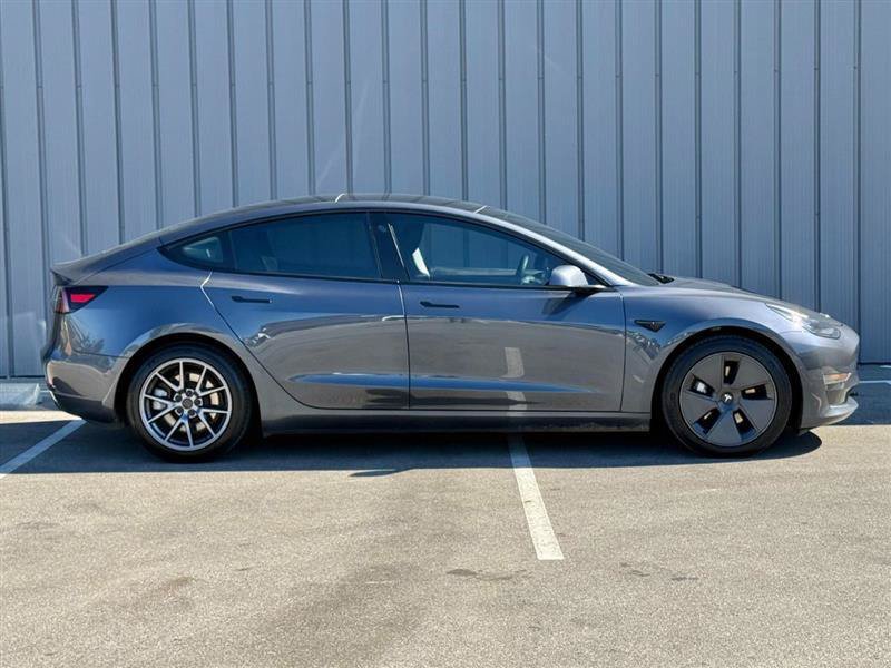 Used 2022 Tesla Model 3 Long Range AWD/4WD image 4