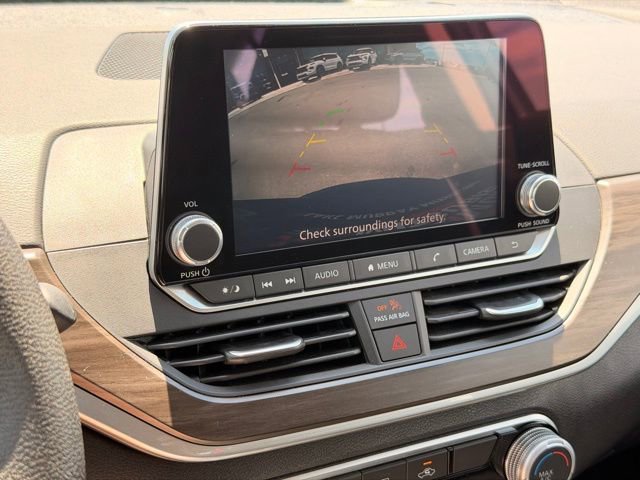 Used 2024 Nissan Altima 2.5 SV FWD image 29