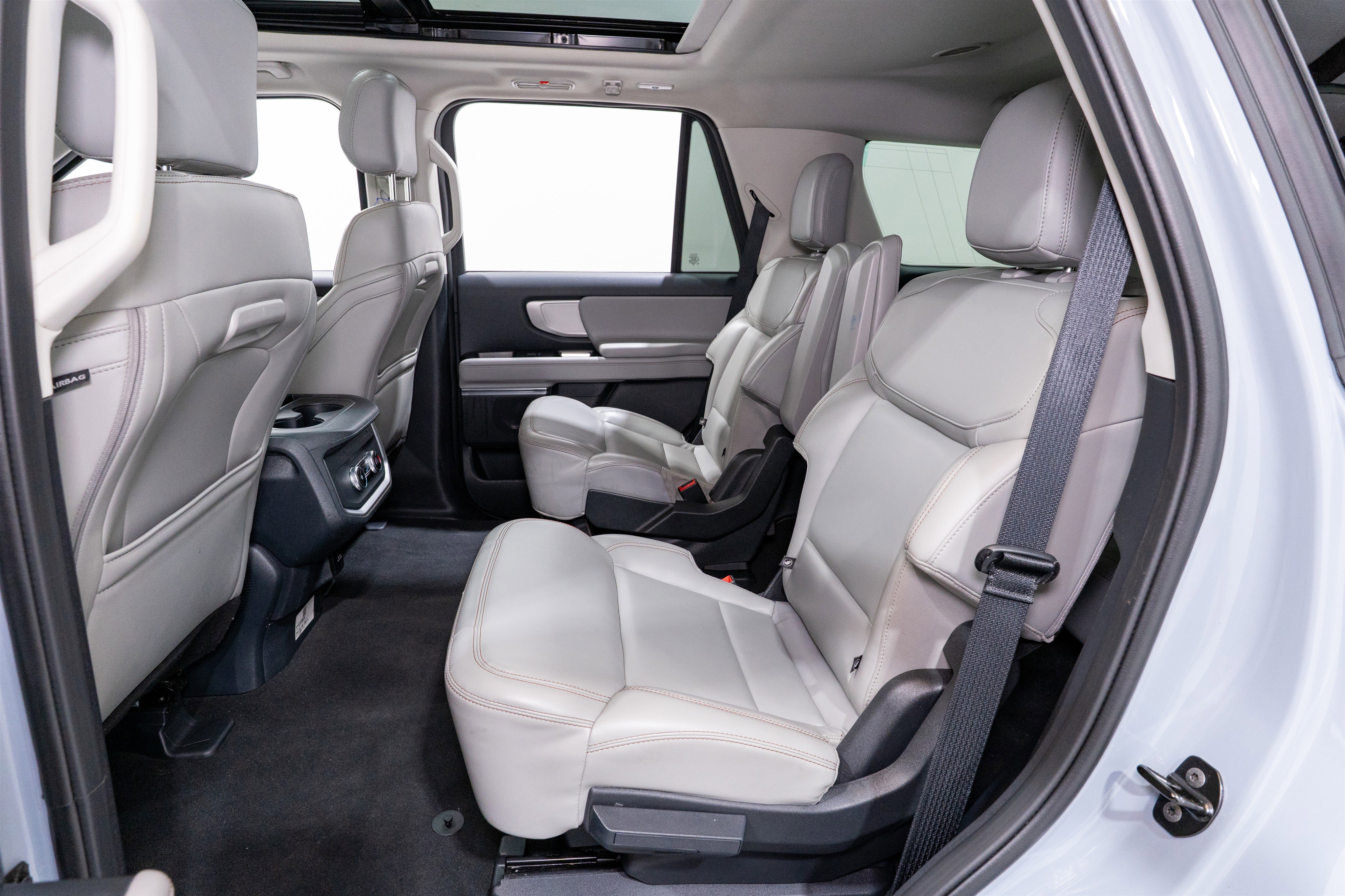 Used 2025 Ford Expedition Active AWD/4WD image 33