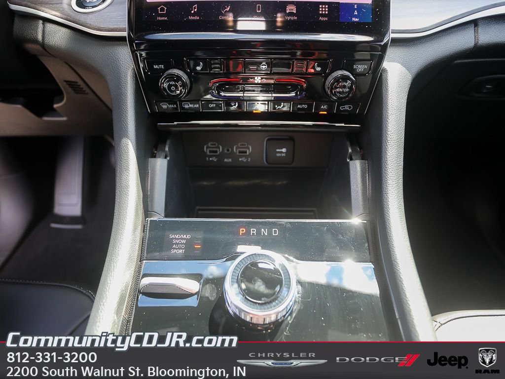 New 2025 Jeep Grand Cherokee Limited AWD/4WD image 19