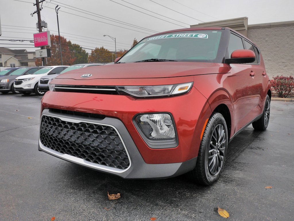 Used 2020 Kia Soul LX image 2