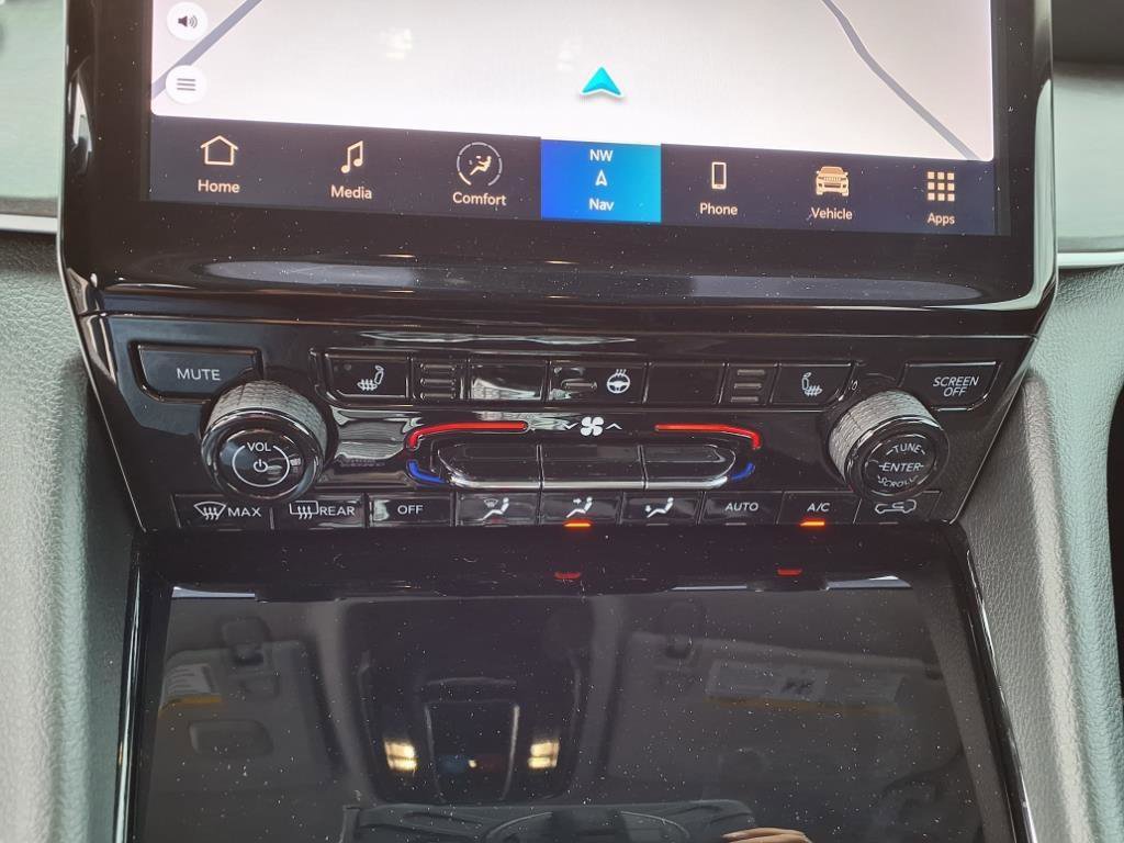 Used 2023 Jeep Grand Cherokee L Limited image 21