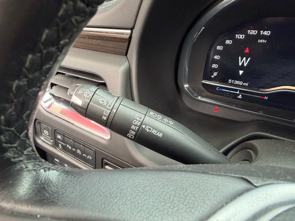 Used 2022 GMC Yukon XL SLE w/ Gmc Pro Safety Plus Package AWD/4WD image 22