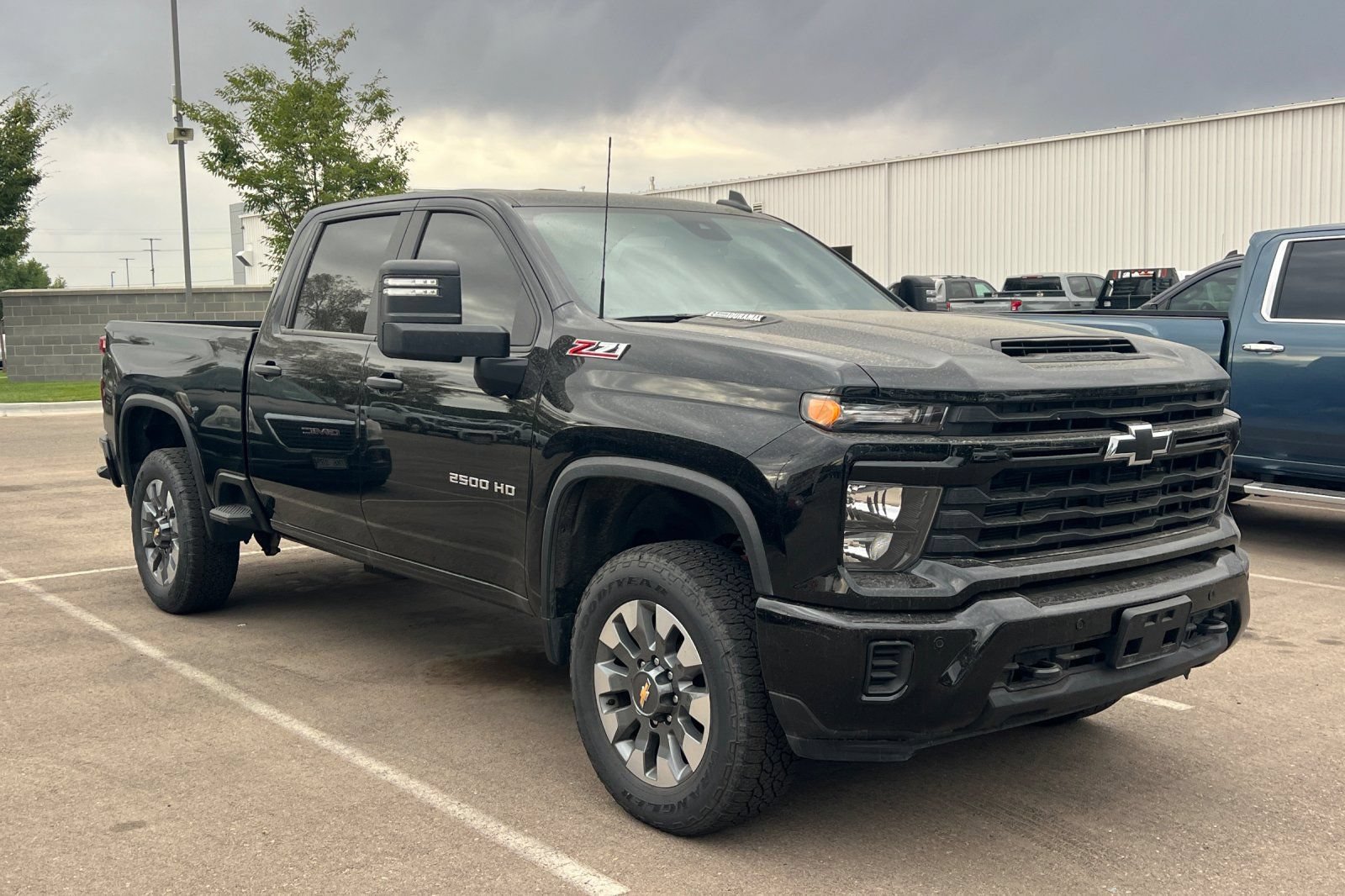Used 2025 Chevrolet Silverado 2500 Custom w/ Custom Value Package AWD/4WD image 2
