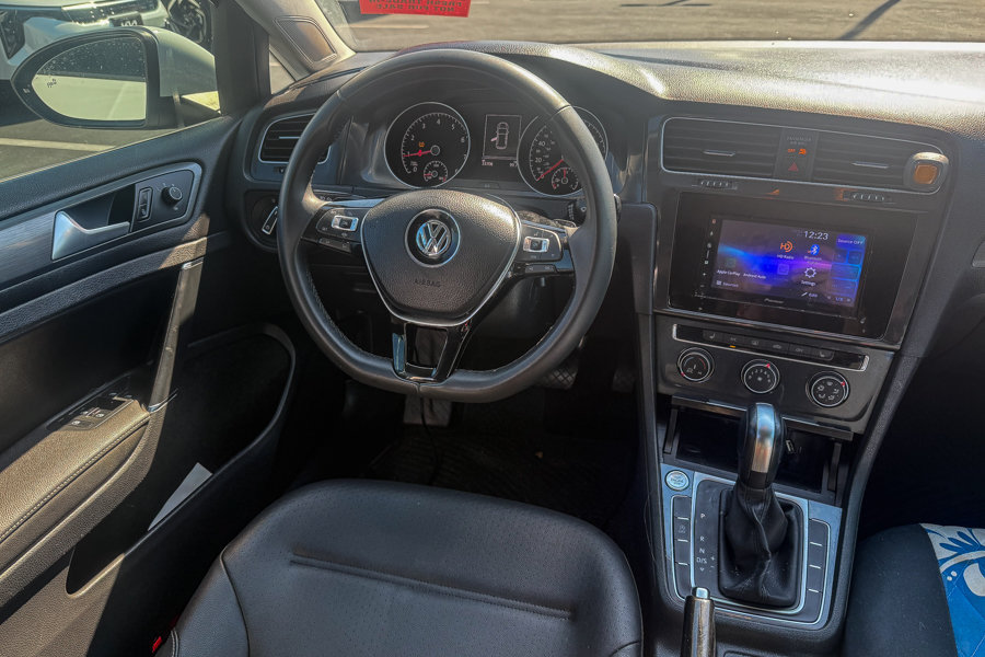 Used 2020 Volkswagen Golf 4-Door FWD image 14
