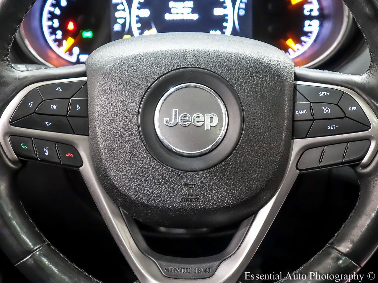 Used 2018 Jeep Grand Cherokee Overland AWD/4WD image 18