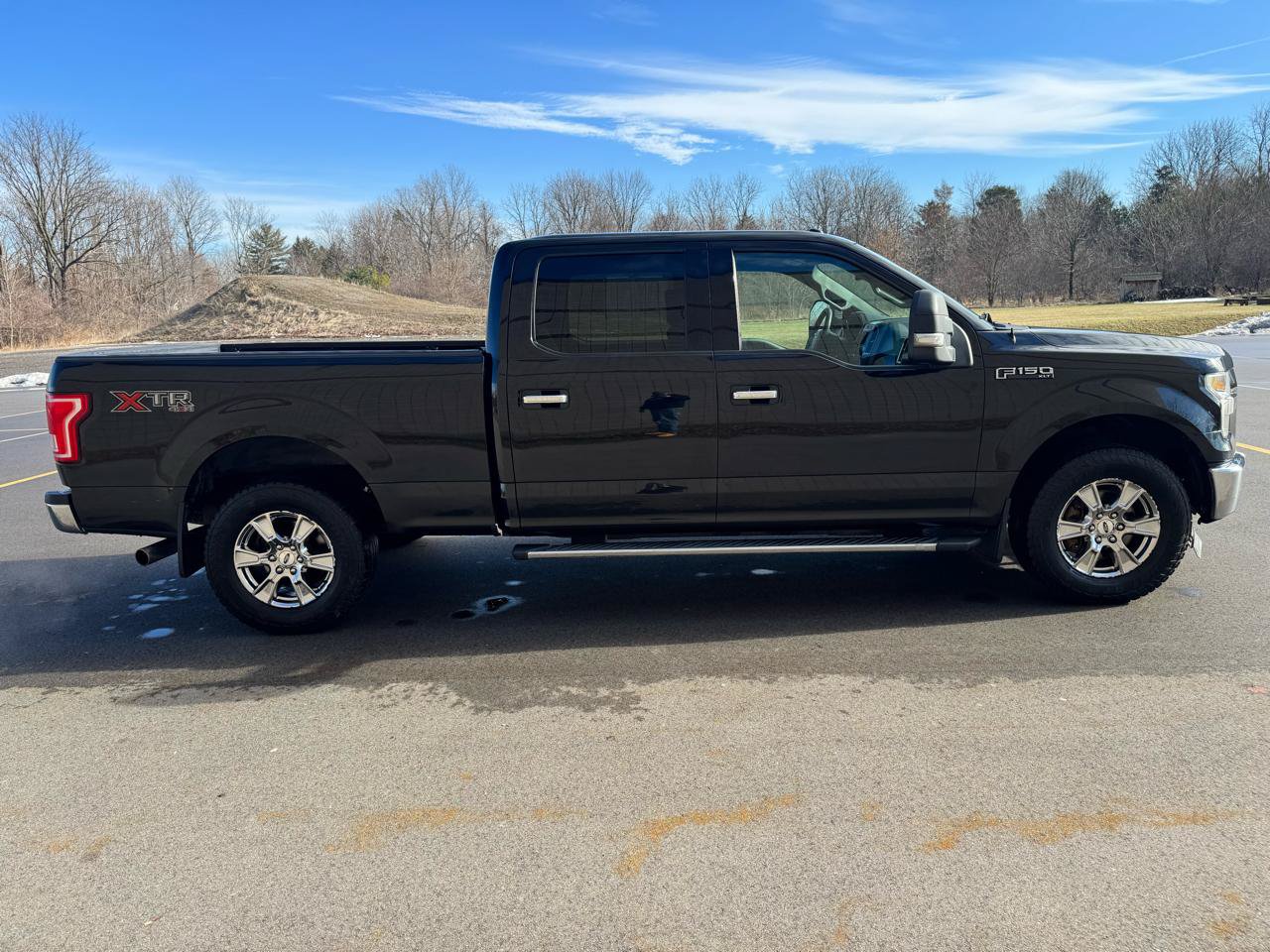 Used 2015 Ford F150 XLT w/ Equipment Group 301A Mid AWD/4WD image 4