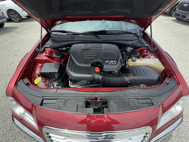Used 2014 Chrysler 300 AWD w/ Driver Convenience Group image 29