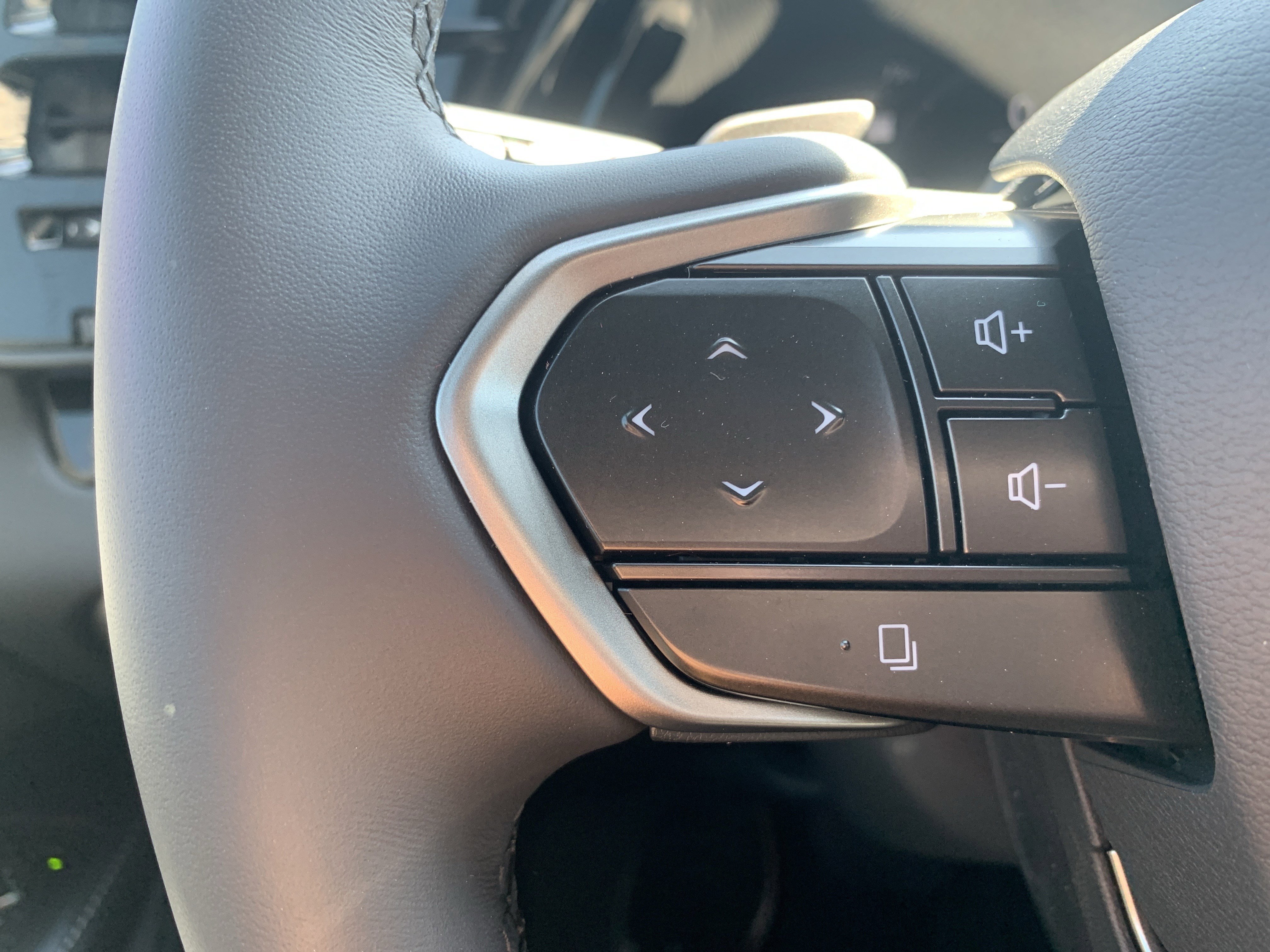 Used 2025 Lexus RX 350 350h Luxury w/ Convenience Package image 19