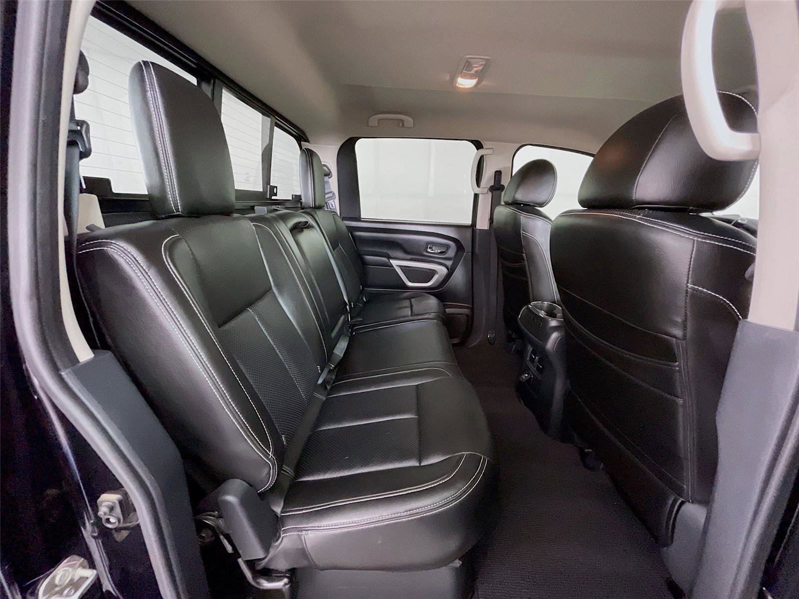 Used 2018 Nissan Titan SV w/ SV Convenience Package image 29