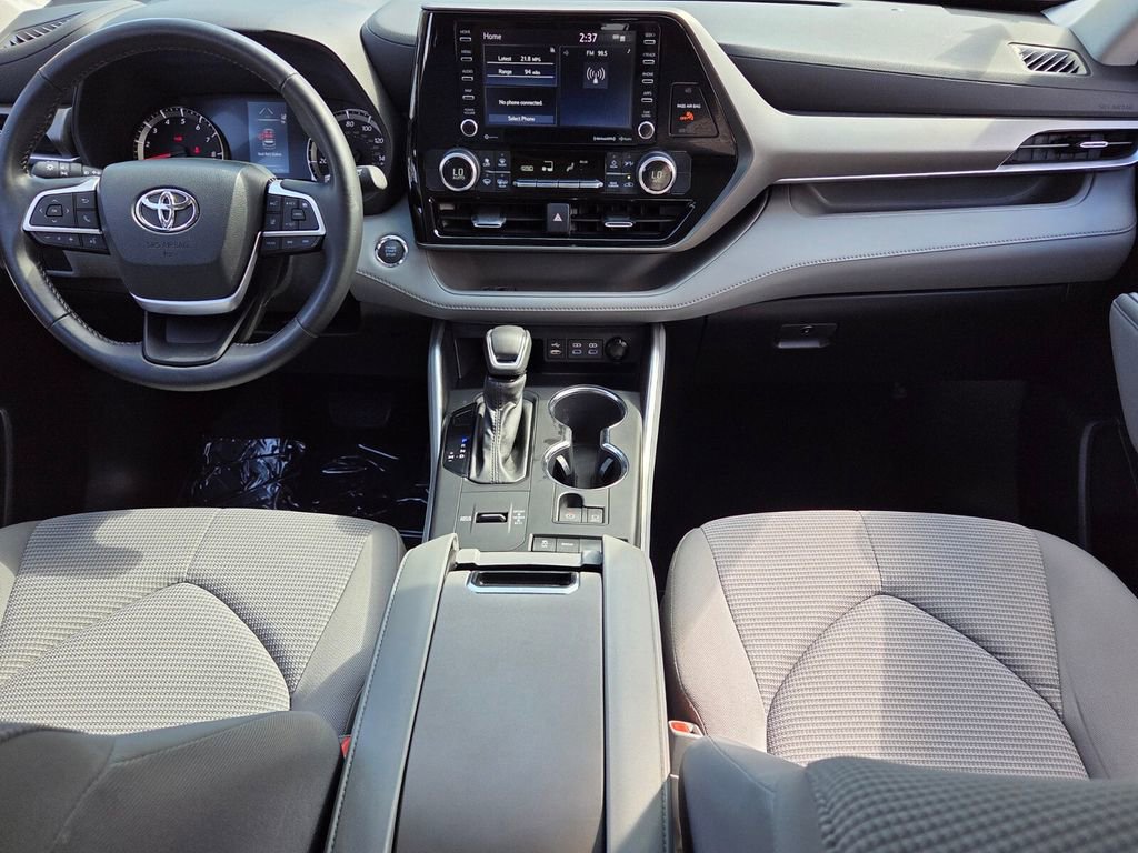 Used 2022 Toyota Highlander LE image 13