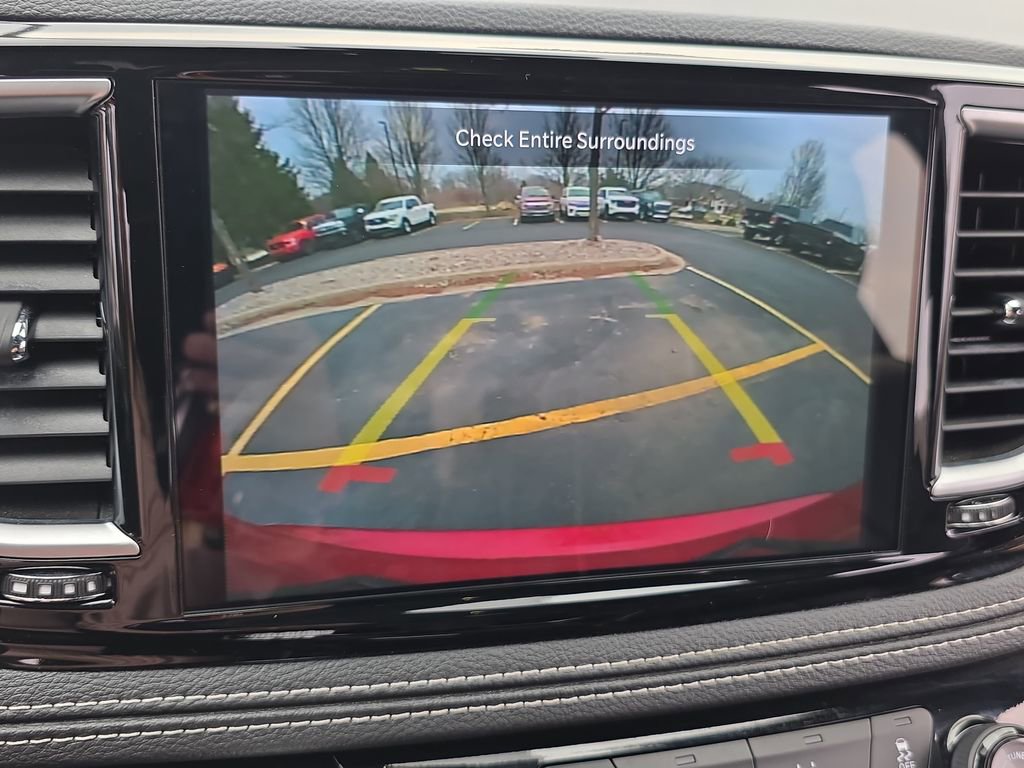 Used 2025 Chrysler Pacifica Limited image 25