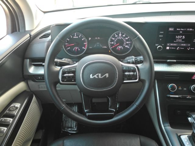 Used 2024 Kia Carnival LX FWD image 37