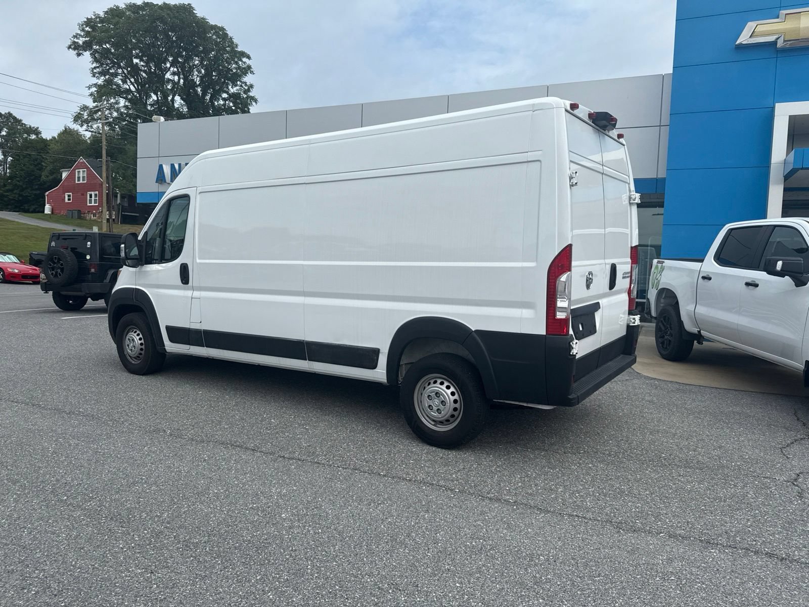 Used 2025 RAM ProMaster 2500 w/ Convenience Group FWD image 5