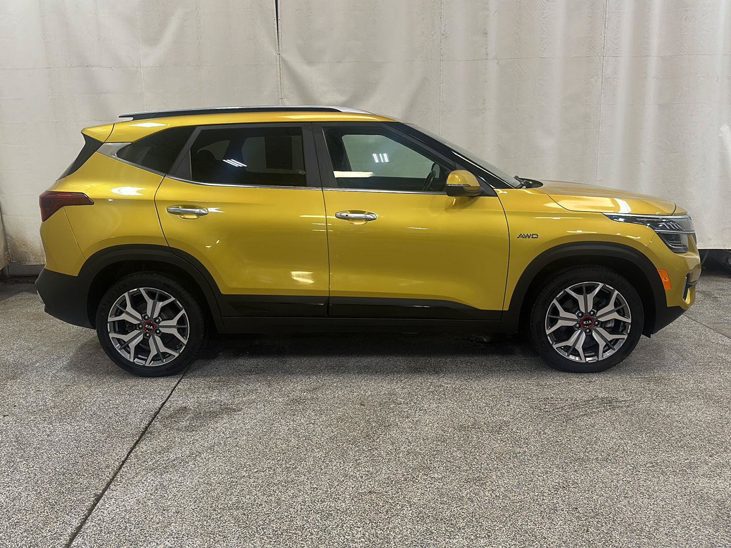 Used 2021 Kia Seltos SX w/ SX Sunroof Package AWD/4WD image 6