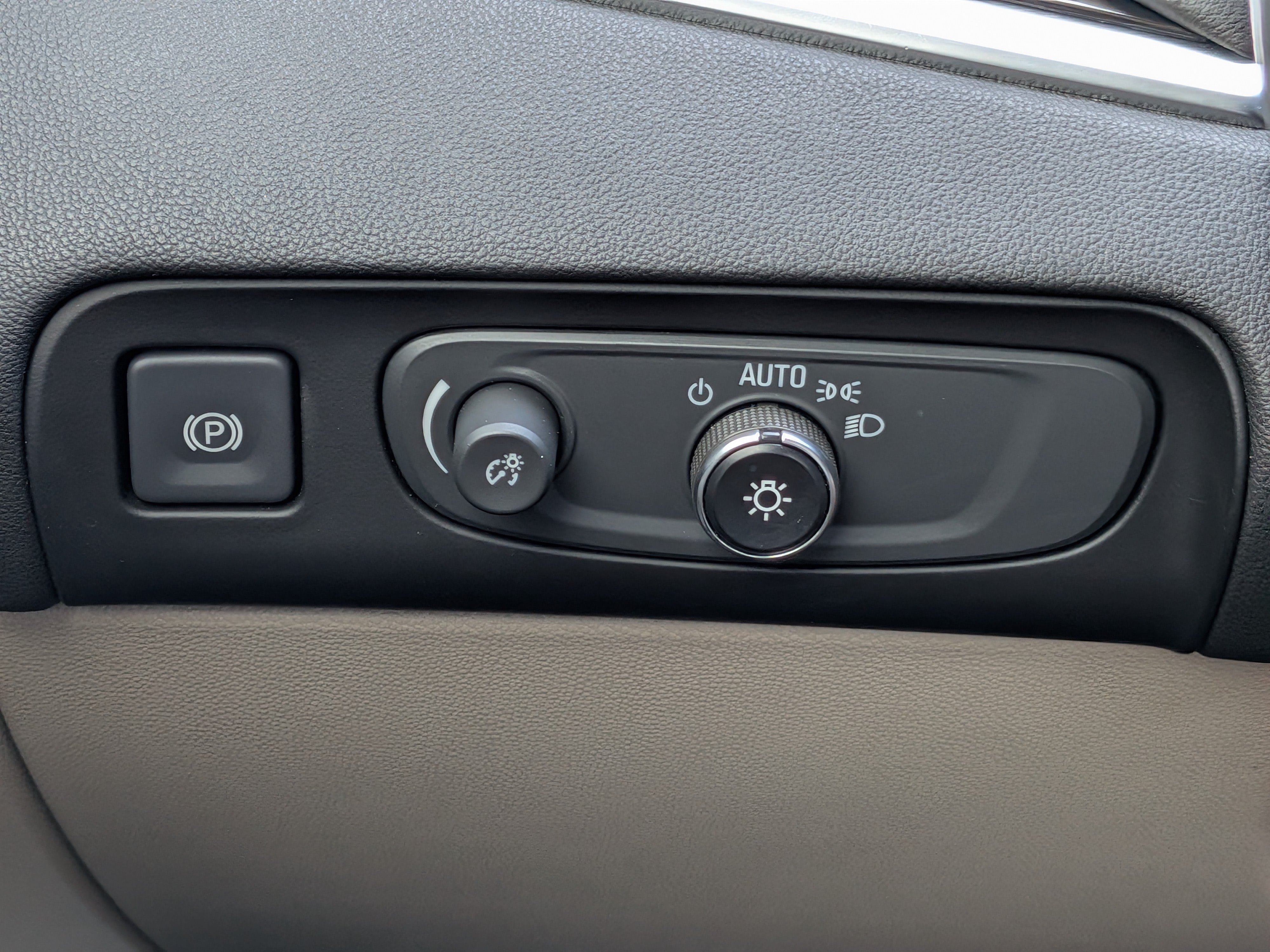 Certified 2020 Buick Enclave Premium w/ Sun and Sites Package FWD image 25