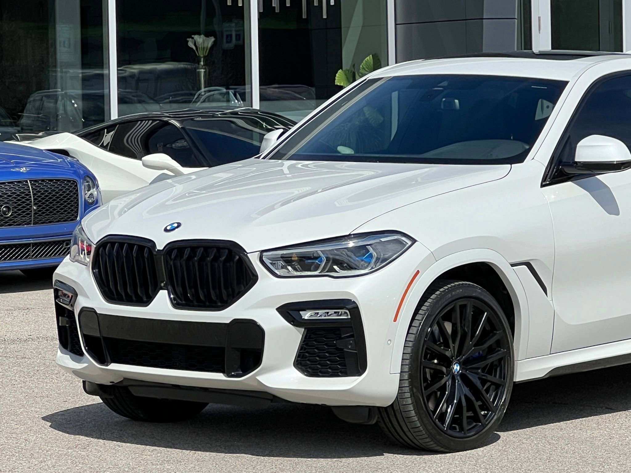 Used 2020 BMW X6 M50i w/ Executive Package image 13