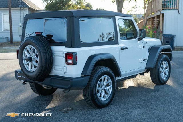 Used 2023 Jeep Wrangler Sport S image 6