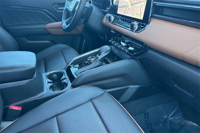 Used 2023 GMC Canyon AT4 w/ AT4 Premium Package image 19