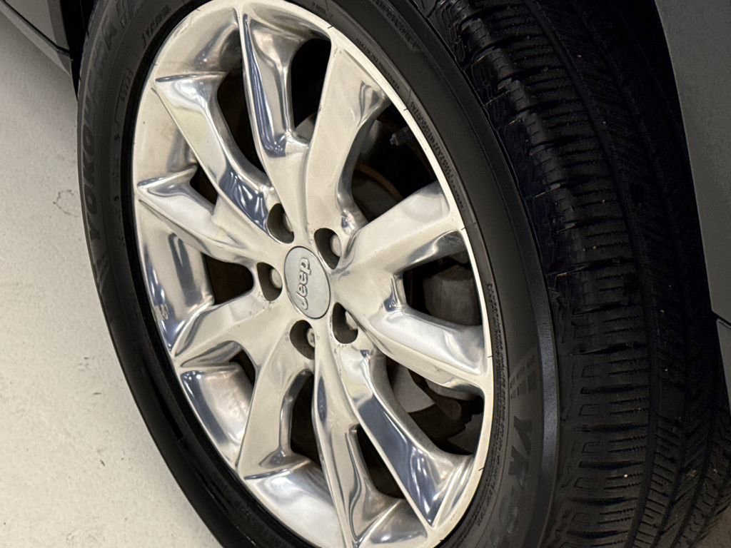 Used 2016 Jeep Cherokee Limited image 11