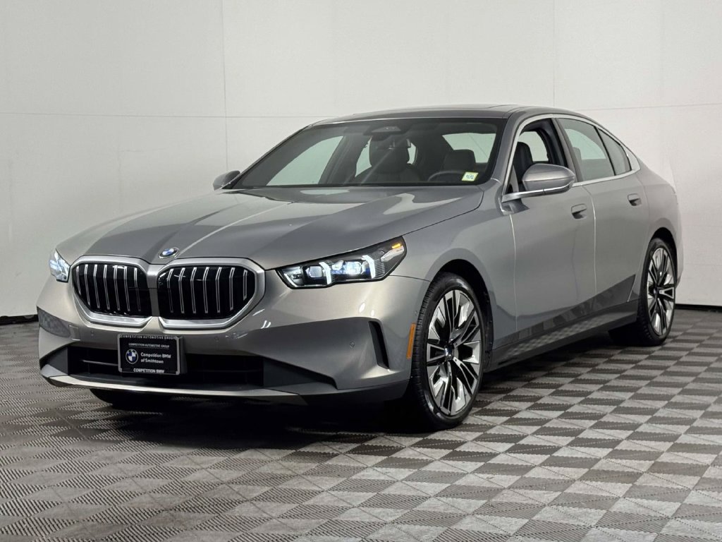 Used 2026 BMW 530i xDrive w/ Premium Package AWD/4WD image 7