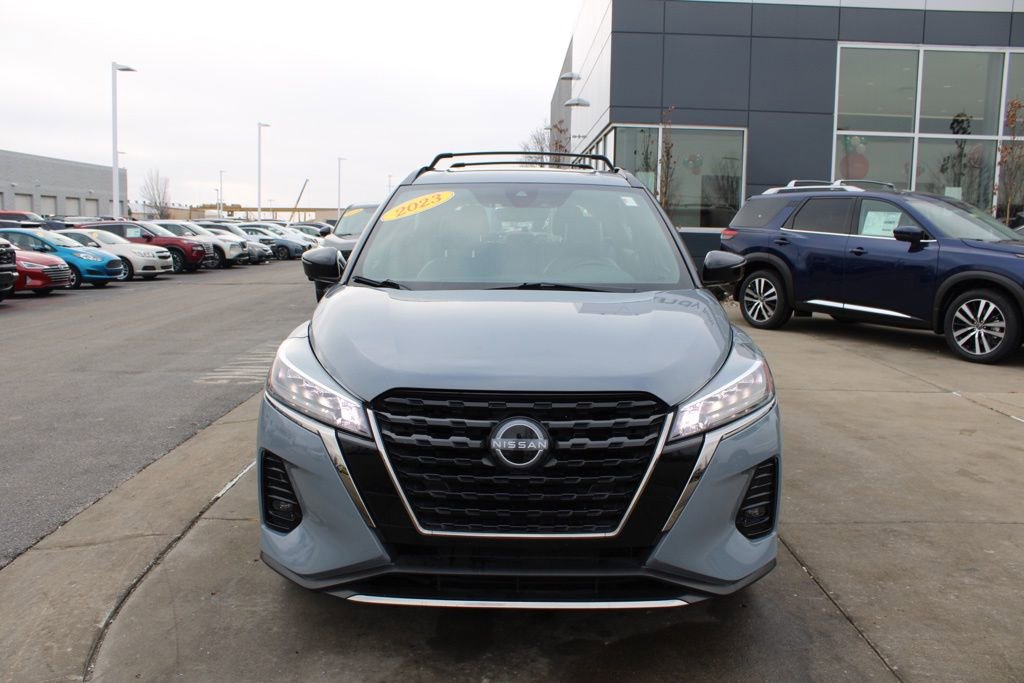 Used 2023 Nissan Kicks SR w/ SR Premium Package image 2