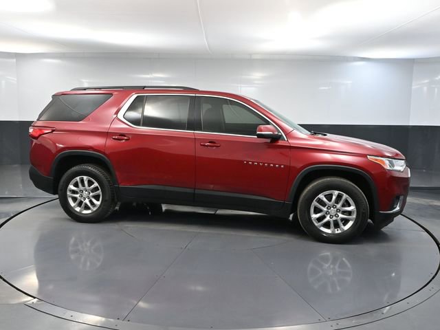 Used 2021 Chevrolet Traverse LT image 3