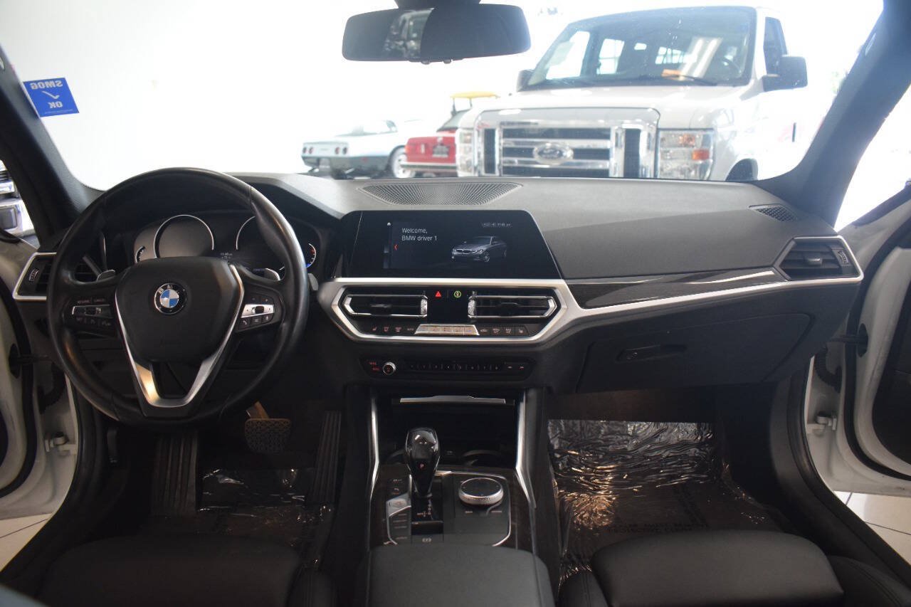 Used 2019 BMW 330i Sedan w/ Driving Assistance Package RWD image 40