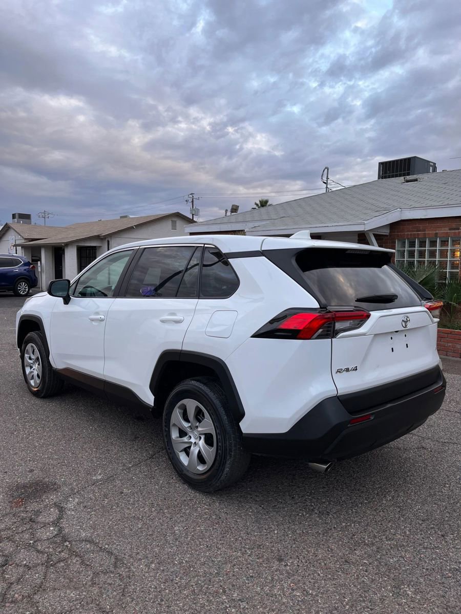 Used 2024 Toyota RAV4 LE image 5