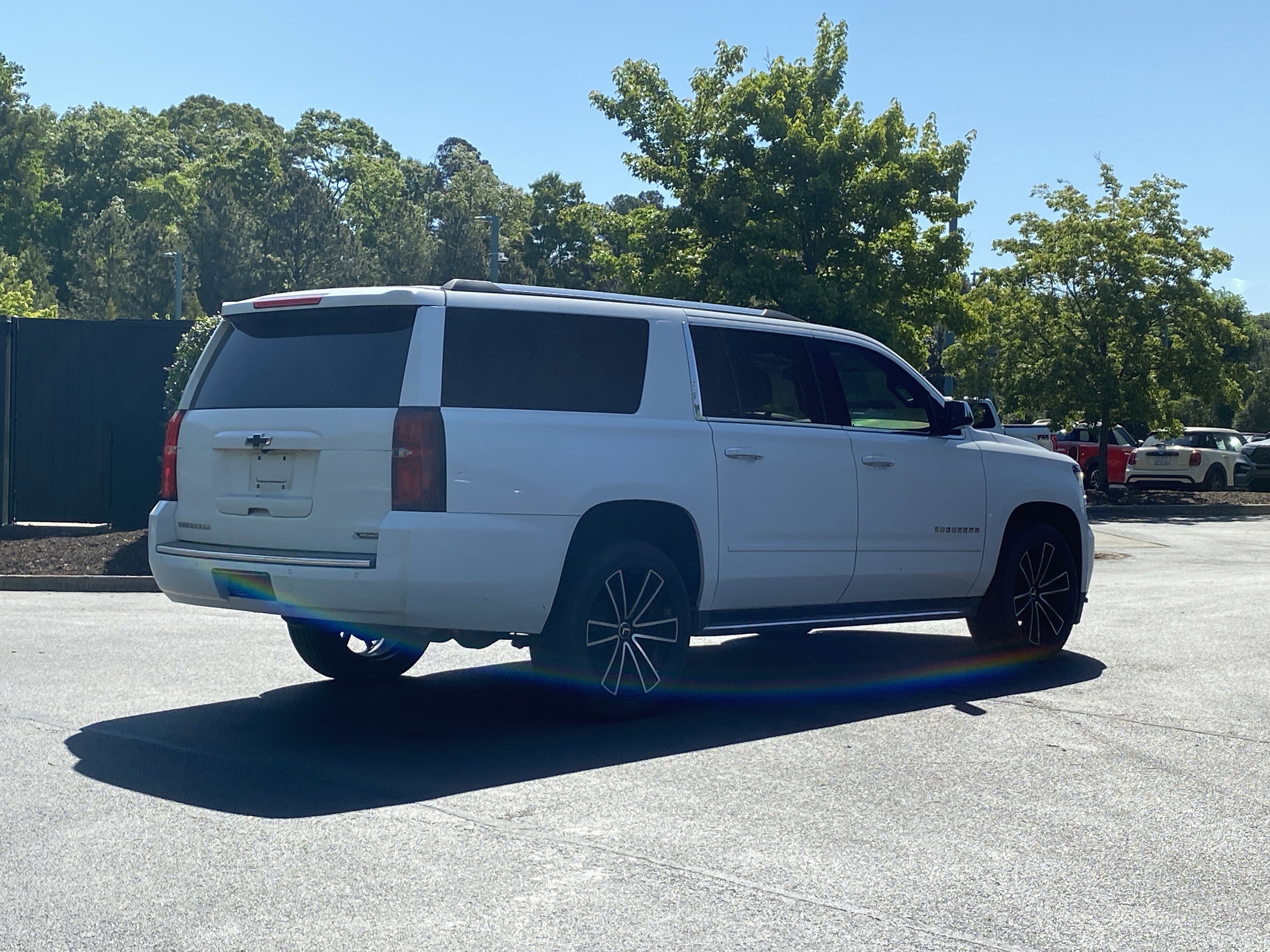 Used 2017 Chevrolet Suburban Premier RWD image 3